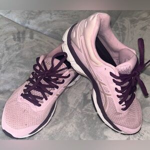 Pre-Owned. Asics Gel-Glorify 4, tennis shoes.